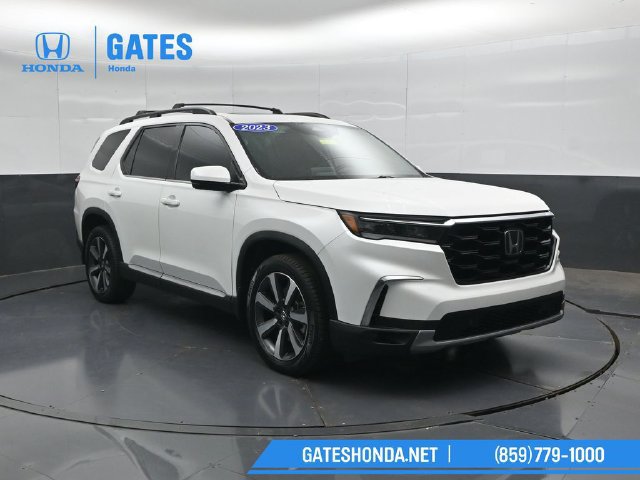 Used 2023 Honda Pilot Touring image 4