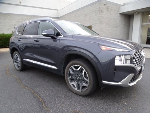Used 2023 Hyundai Santa Fe SEL Convenience image 3