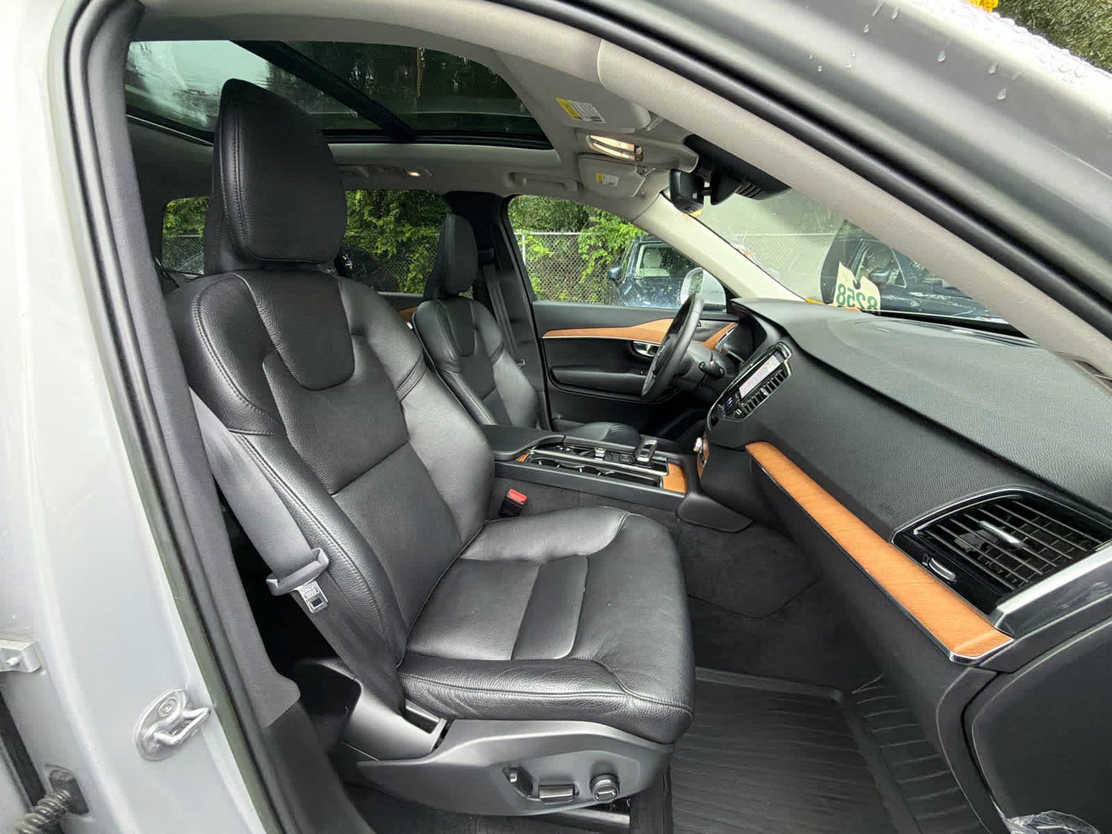 Used 2023 Volvo XC90 T8 Plus AWD/4WD image 19