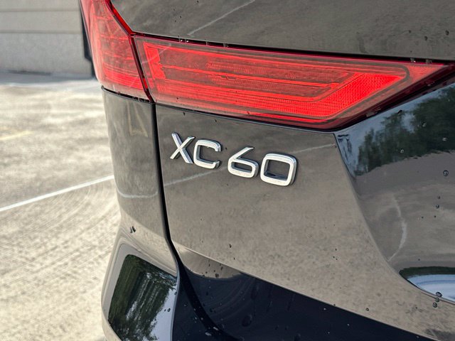 Certified 2023 Volvo XC60 B5 Ultimate w/ Climate Package AWD/4WD image 37