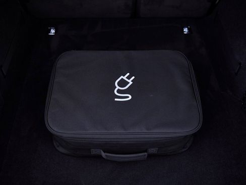 Used 2025 Porsche Panamera 4 w/ Premium Package image 23