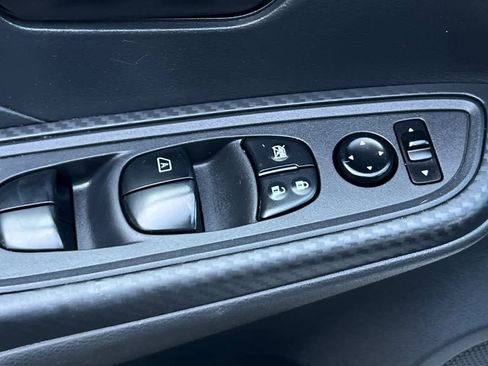 Used 2021 Nissan Versa S image 14