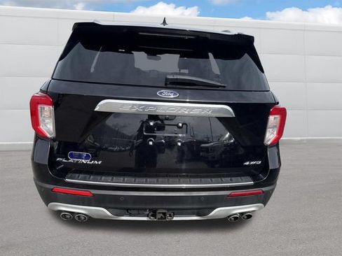 Used 2023 Ford Explorer Platinum w/ Technology Package AWD/4WD image 4