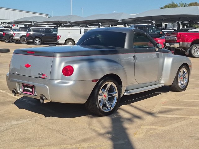 Used 2005 Chevrolet SSR w/ Preferred Equipment Group RWD image 5