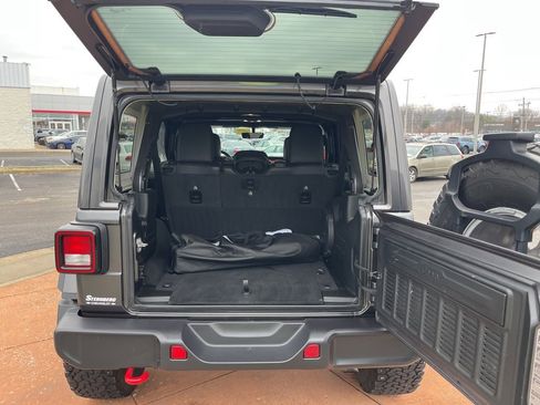 Used 2021 Jeep Wrangler Unlimited Rubicon w/ Xtreme Recon 35" Tire Package image 17