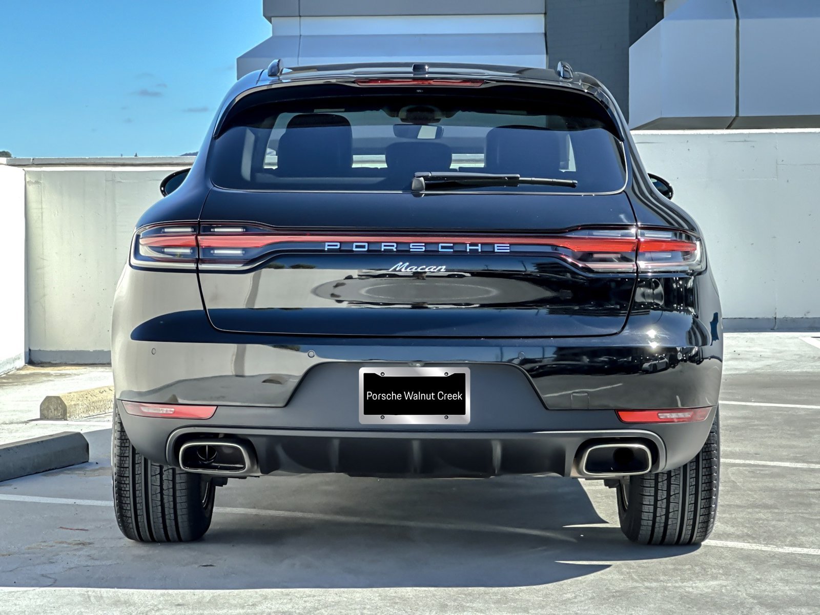 Certified 2020 Porsche Macan AWD/4WD image 8