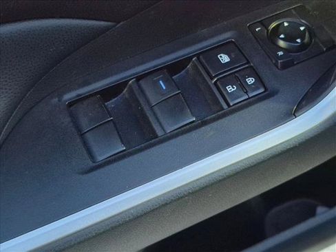 Used 2021 Toyota RAV4 LE FWD image 13