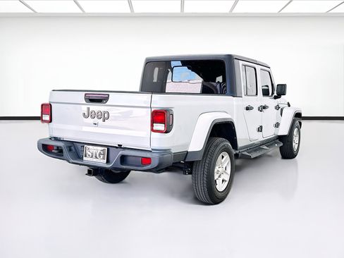 Used 2022 Jeep Gladiator Sport image 4