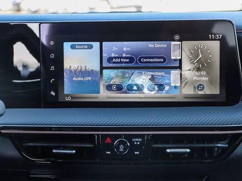 Used 2025 Nissan Kicks SR image 16