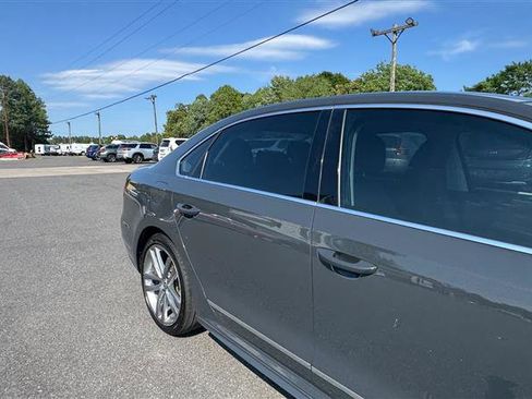 Used 2017 Volkswagen Passat 1.8T R-Line FWD image 22