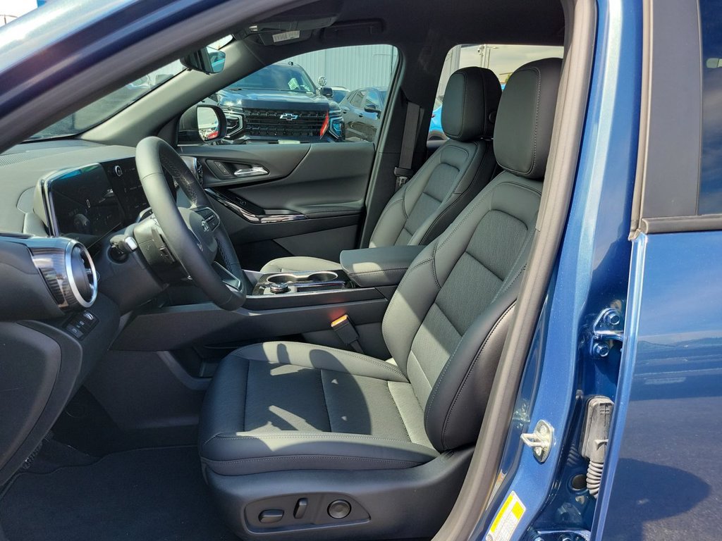 New 2027 Chevrolet Equinox LT w/ Convenience Package II FWD image 19
