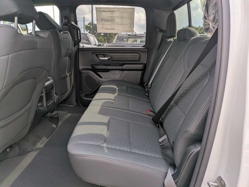 New 2026 RAM 1500 Express AWD/4WD image 13