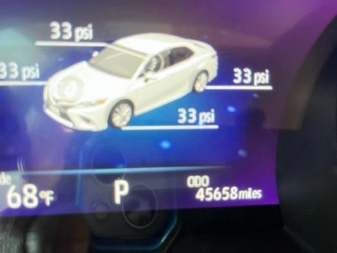 Used 2020 Toyota Camry XSE FWD image 7