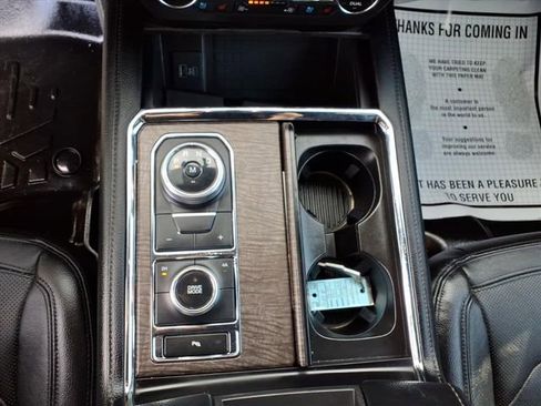 Used 2020 Ford Expedition Limited image 20