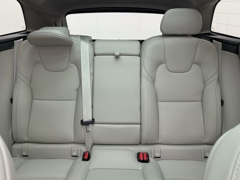 Certified 2023 Volvo XC60 B5 Ultimate AWD/4WD image 28