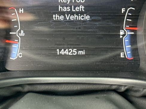 Used 2025 Jeep Compass Latitude image 27