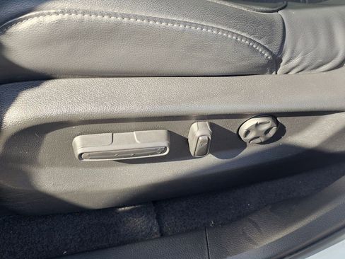 Used 2020 Honda CR-V Touring image 34