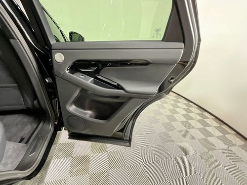 Used 2024 Land Rover Range Rover Evoque Dynamic SE image 25