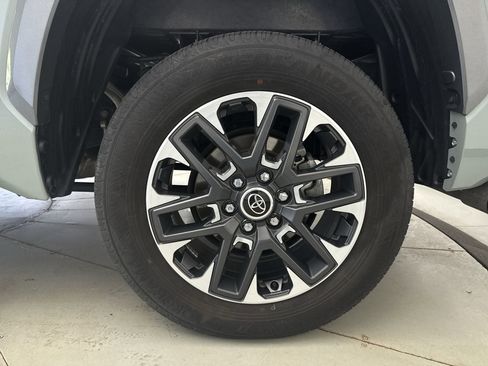 Used 2024 Toyota Tundra Limited image 20