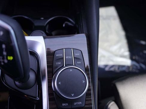 Used 2023 BMW 530i w/ Convenience Package RWD image 22
