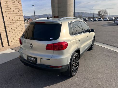 Used 2013 Volkswagen Tiguan SE image 3