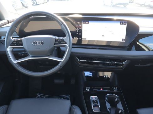 Used 2025 Audi Q6 e-tron Premium Plus image 12