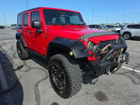 Used 2018 Jeep Wrangler Unlimited Sport w/ Connectivity Group AWD/4WD image 4