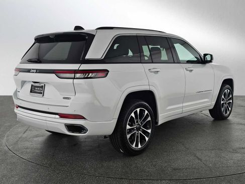 Used 2023 Jeep Grand Cherokee Overland w/ Advanced Protech Group III AWD/4WD image 3