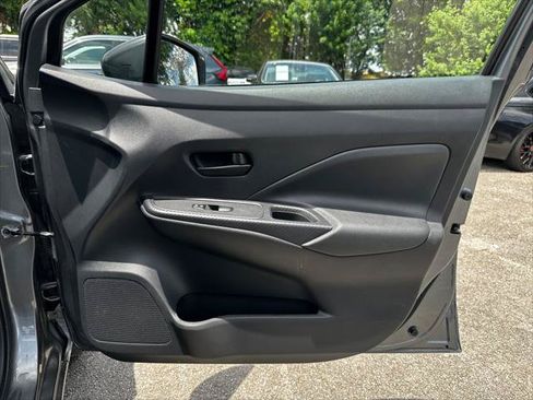 Used 2025 Nissan Versa S FWD image 18