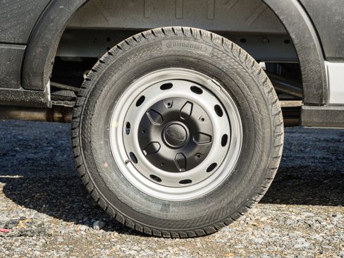 New 2026 Ford Transit 250 148 Medium Roof image 25