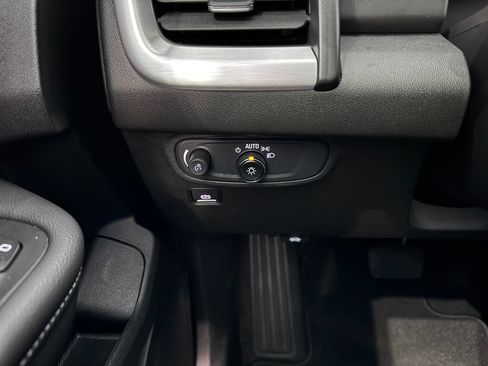 Used 2022 GMC Terrain SLE AWD/4WD image 24