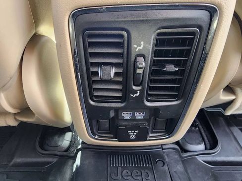 Used 2021 Jeep Grand Cherokee Limited AWD/4WD image 15