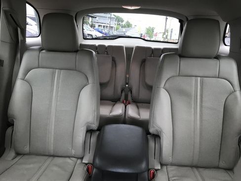 Used 2012 Lincoln MKT AWD/4WD image 17