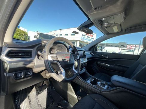 Used 2023 GMC Acadia SLE w/ Elevation Edition image 10