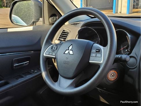 Used 2025 Mitsubishi Outlander Sport SE AWD/4WD image 19
