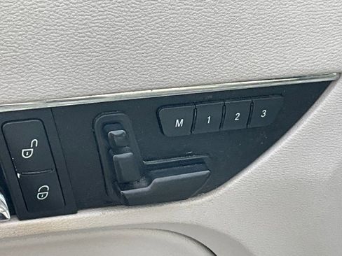 Used 2011 Mercedes-Benz E 350 Cabriolet image 32