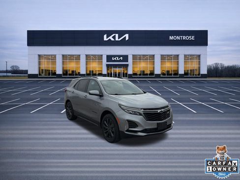Used 2023 Chevrolet Equinox RS image 3