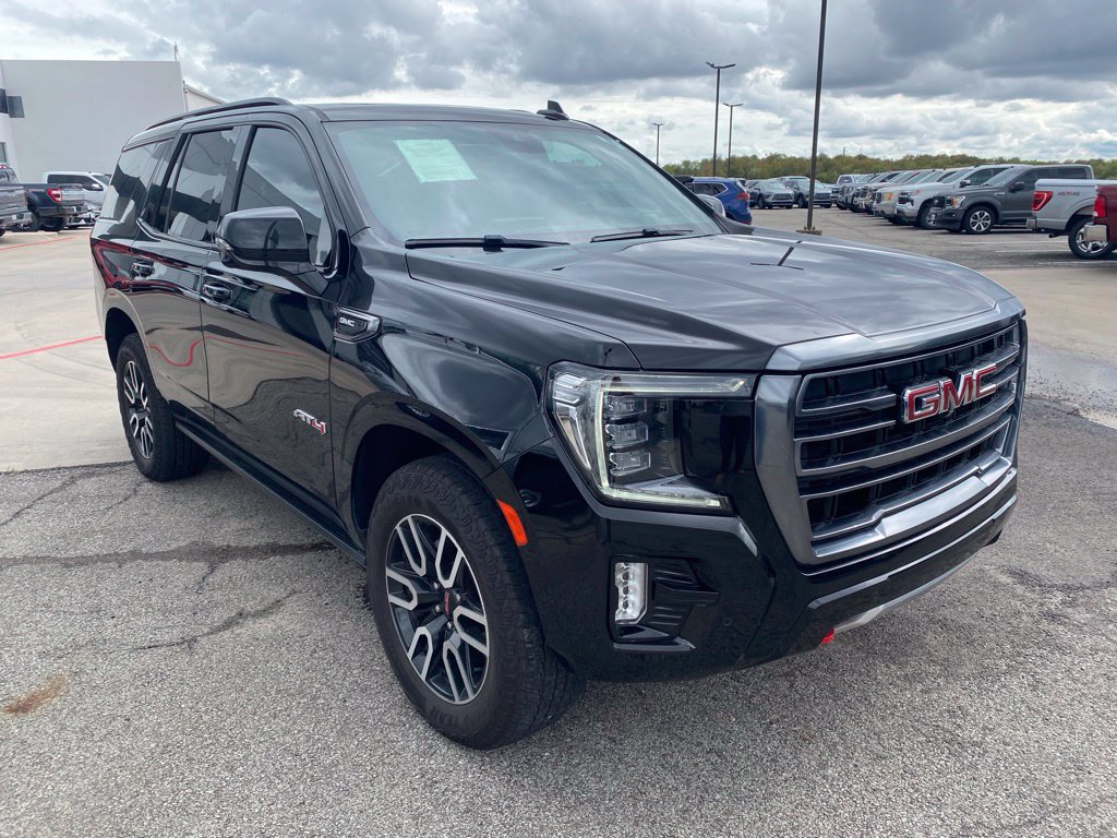 Used 2023 GMC Yukon AT4 w/ AT4 Premium Package AWD/4WD image 7