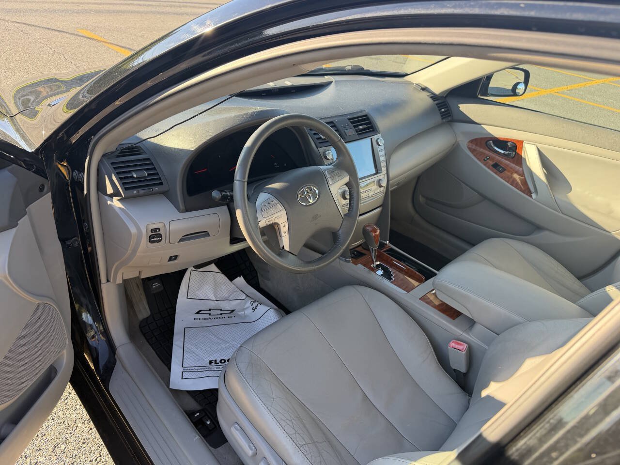 Used 2010 Toyota Camry XLE FWD image 9