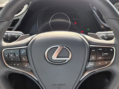 Certified 2024 Lexus ES 350 w/ Premium Package FWD image 16