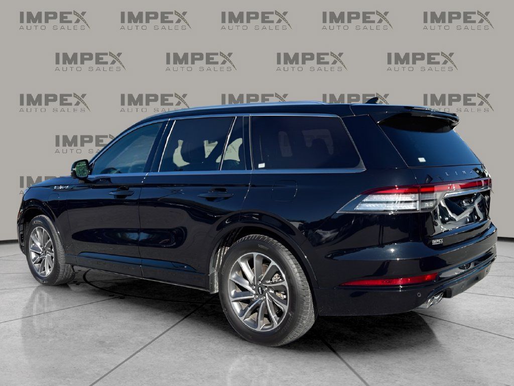 Used 2020 Lincoln Aviator Grand Touring w/ Elements Package Plus AWD/4WD image 3