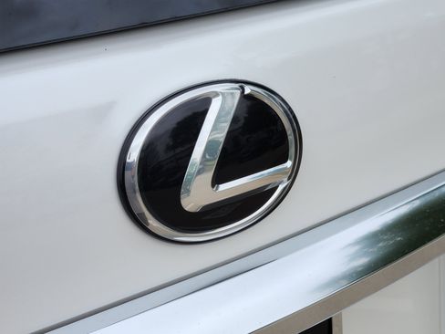 Used 2023 Lexus GX 460 Luxury w/ Sport Design Package image 12