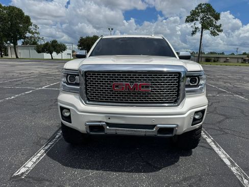 Used 2015 GMC Sierra 1500 Denali w/ Driver Alert Package AWD/4WD image 3