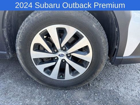 Used 2024 Subaru Outback Premium AWD/4WD image 16