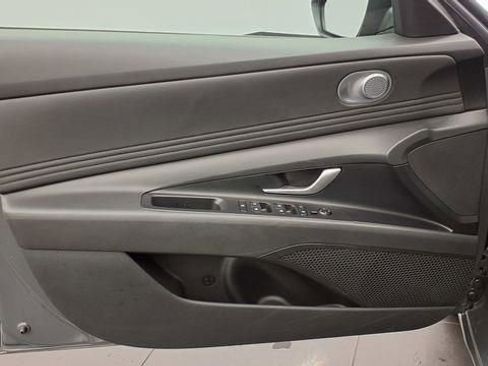 Used 2025 Hyundai Elantra SEL image 15