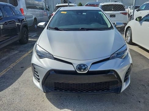 Used 2017 Toyota Corolla SE image 2