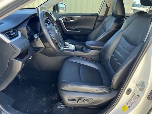 Used 2022 Toyota RAV4 Limited image 26