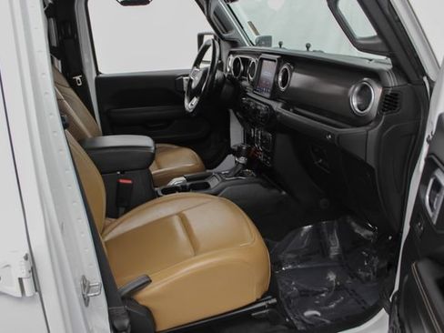 Used 2021 Jeep Gladiator Rubicon AWD/4WD image 25