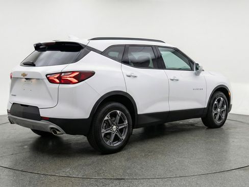 Used 2025 Chevrolet Blazer LT FWD image 9