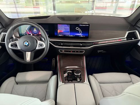 Used 2026 BMW X5 xDrive40i w/ M Sport Package AWD/4WD image 13